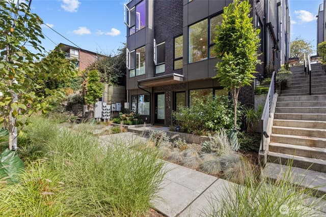 Property photo for 716 11th Avenue E #A, Seattle