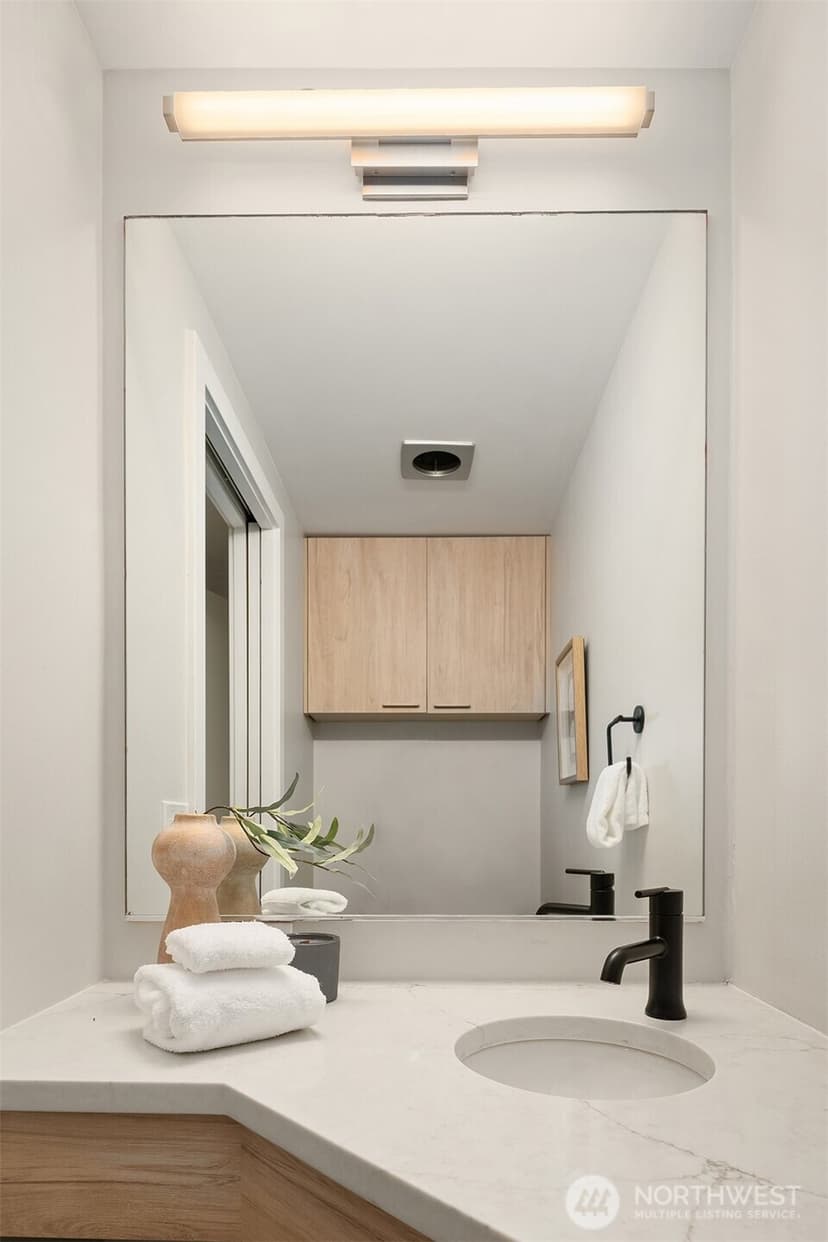 Property photo for 2125 1st Avenue #1902, Seattle photo 33