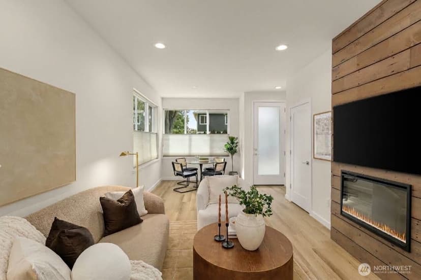 Property photo for 115 B N 105th Street, Seattle photo 8