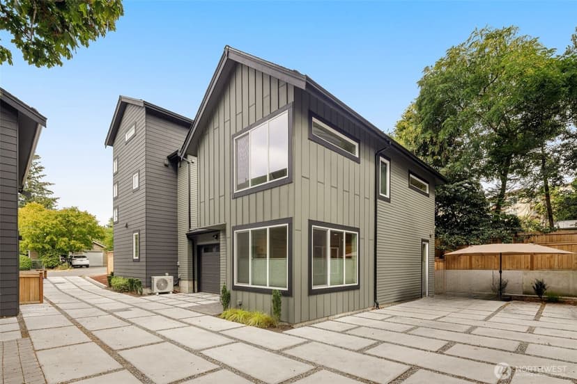 Property photo for 115 B N 105th Street, Seattle photo 2