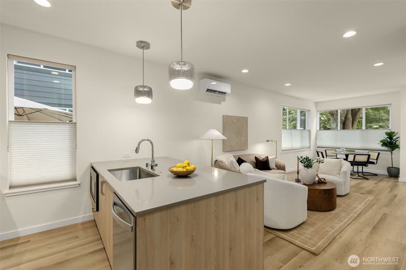 Property photo for 115 B N 105th Street, Seattle photo 13