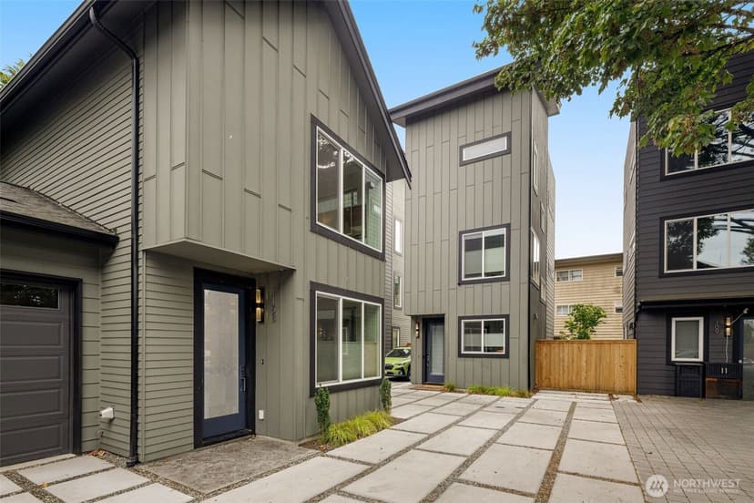 Property photo for 115 B N 105th Street, Seattle photo 29