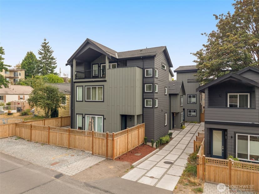 Property photo for 115 B N 105th Street, Seattle photo 26
