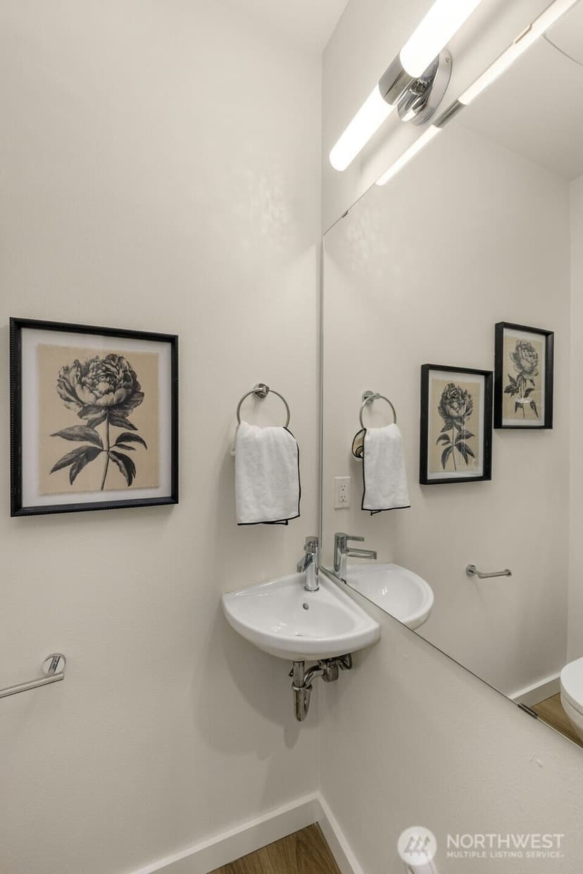 Property photo for 115 B N 105th Street, Seattle photo 16