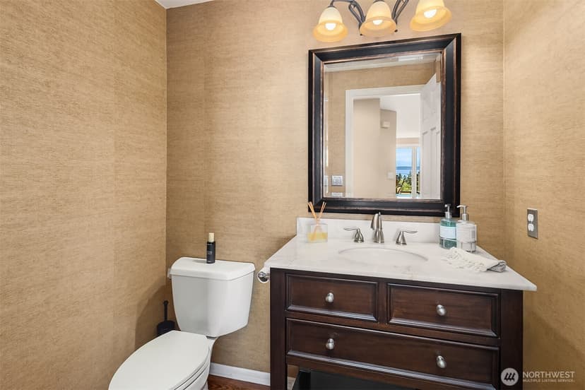 Property photo for 17020 74th Avenue W, Edmonds photo 19