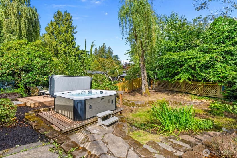 Property photo for 1512 9th Avenue N, Edmonds photo 36