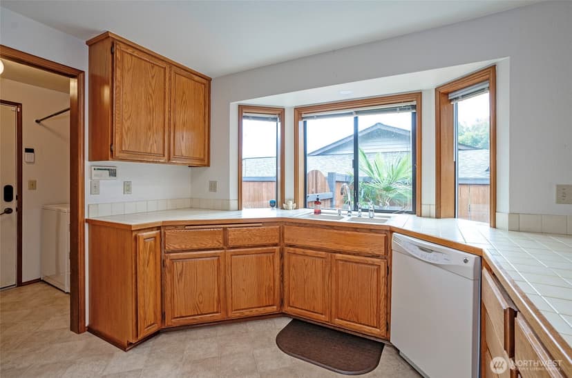 Property photo for 8014 53rd Street W, University Place photo 11