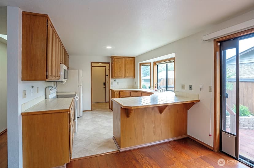 Property photo for 8014 53rd Street W, University Place photo 8