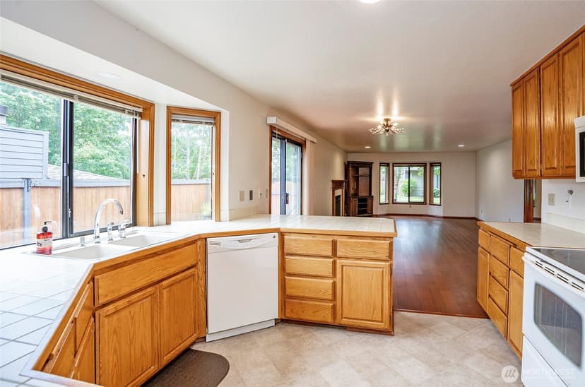 Property photo for 8014 53rd Street W, University Place photo 12