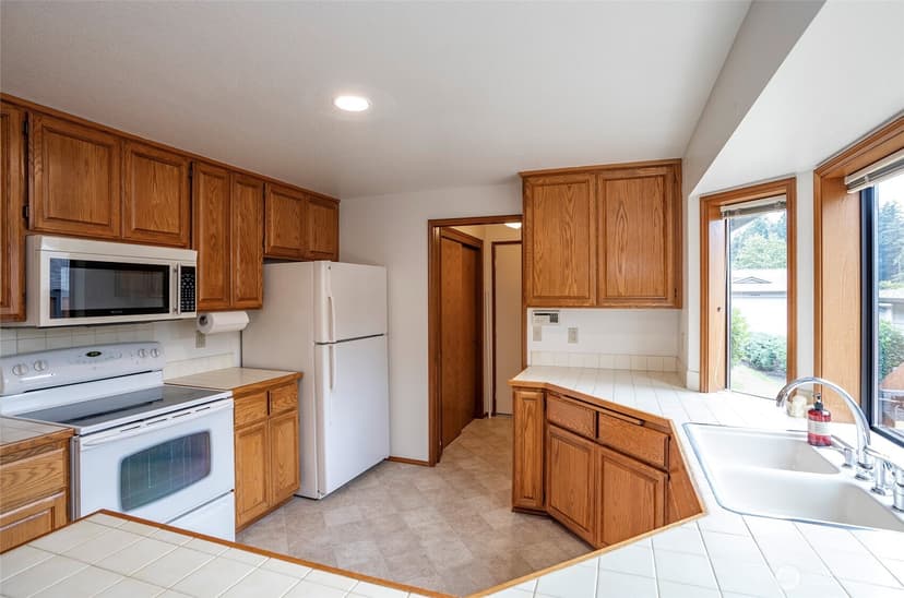 Property photo for 8014 53rd Street W, University Place photo 10