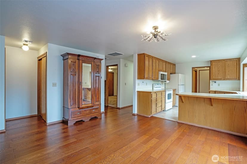 Property photo for 8014 53rd Street W, University Place photo 6