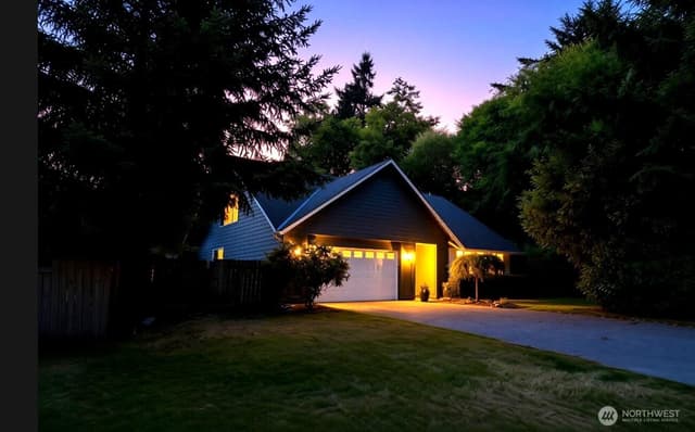 Property photo for 14203 NE 63rd Ct, Redmond