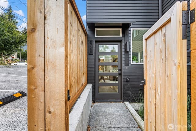 Property photo for 6318 41st Avenue SW #F, Seattle photo 3