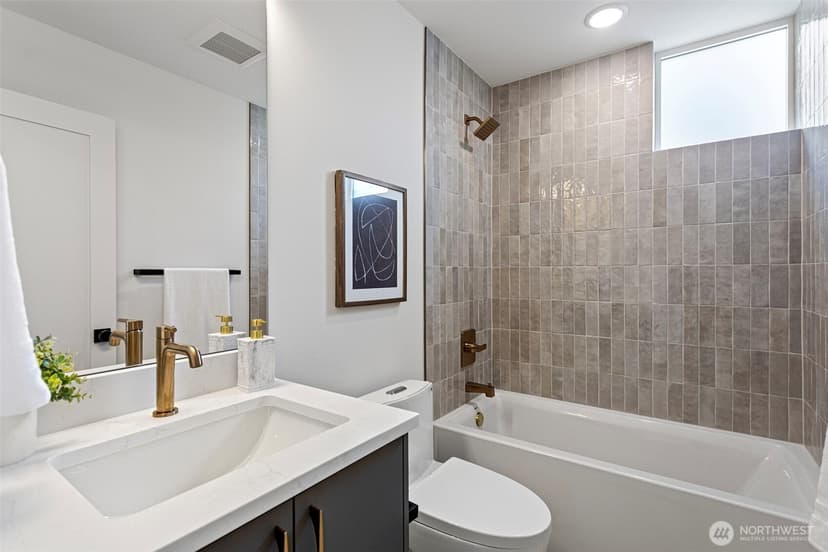 Property photo for 6318 41st Avenue SW #F, Seattle photo 20
