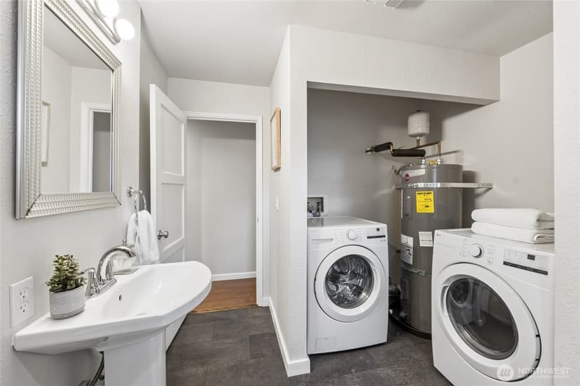Property photo for 11409 11th Avenue SW, Seattle photo 21