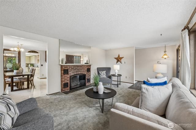 Property photo for 13742 39th Avenue NE, Seattle photo 3