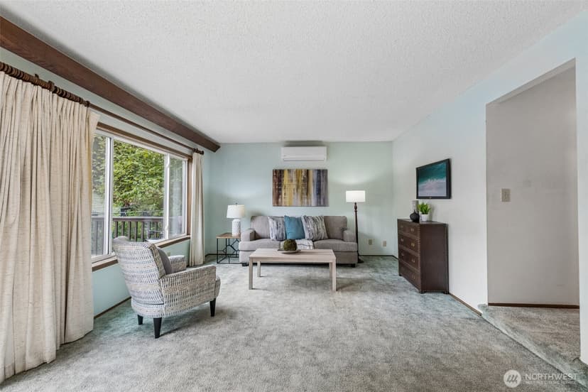 Property photo for 13742 39th Avenue NE, Seattle photo 11