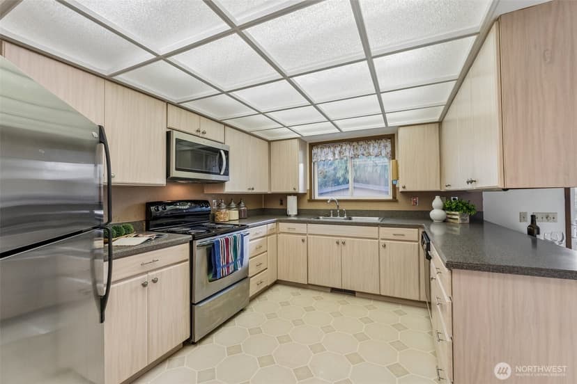 Property photo for 13742 39th Avenue NE, Seattle photo 6