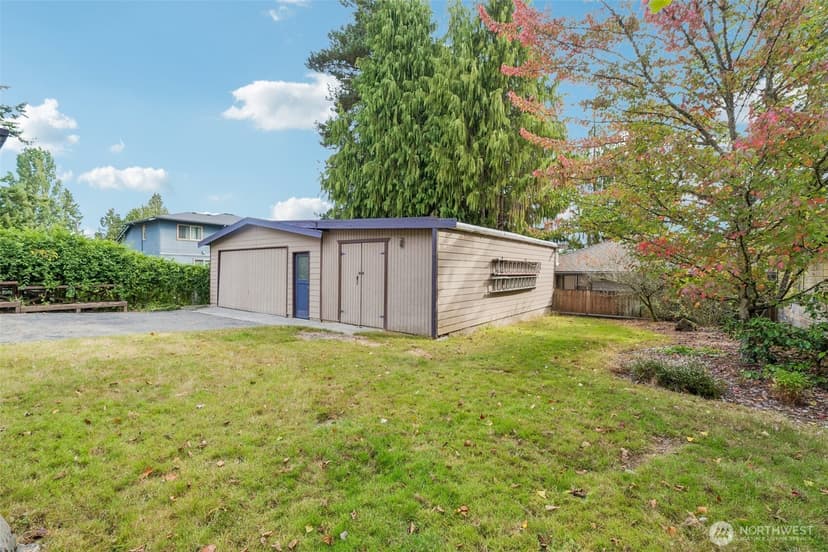 Property photo for 13742 39th Avenue NE, Seattle photo 33