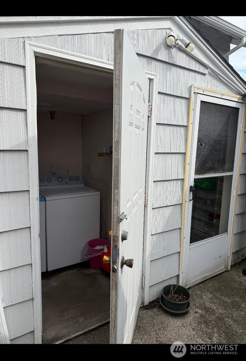Property photo for 11627 24th Avenue S, Seattle photo 22