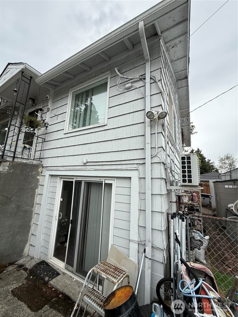 Property photo for 11627 24th Avenue S, Seattle photo 17