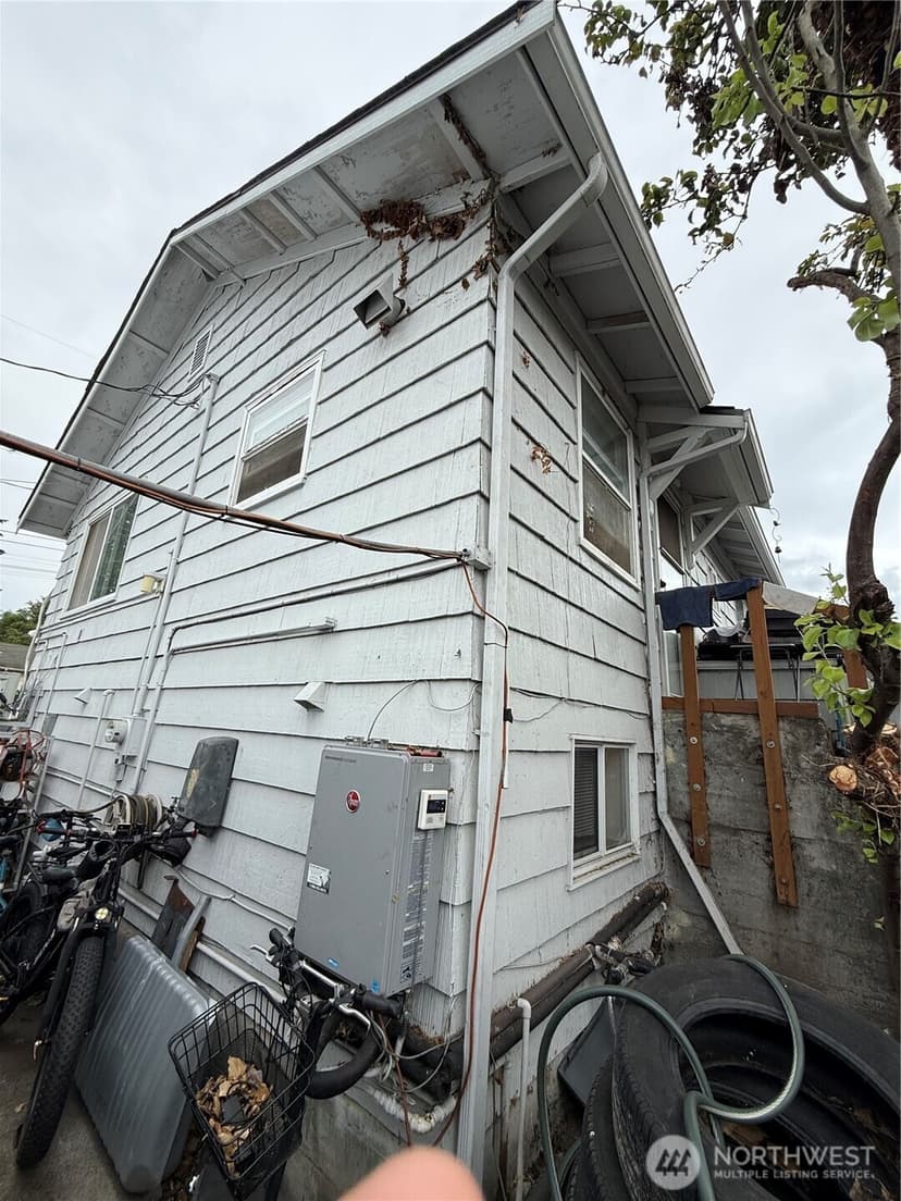 Property photo for 11627 24th Avenue S, Seattle photo 24