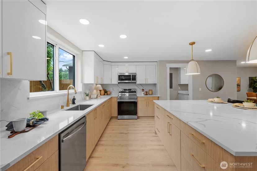 Property photo for 130 203rd Place SW, Lynnwood photo 10