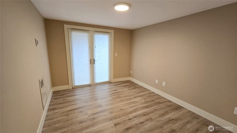 Property photo for 609 13th Avenue W, Kirkland photo 23