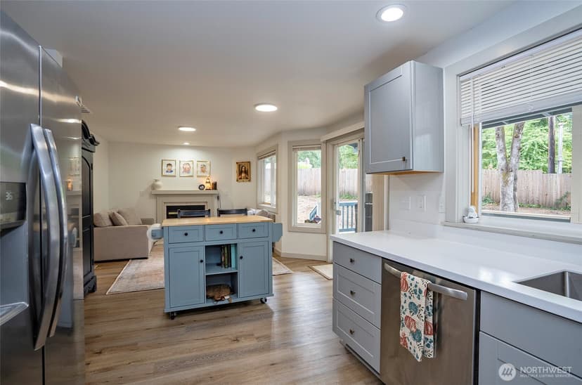 Property photo for 10023 Angle Lane SW, Lakewood photo 18
