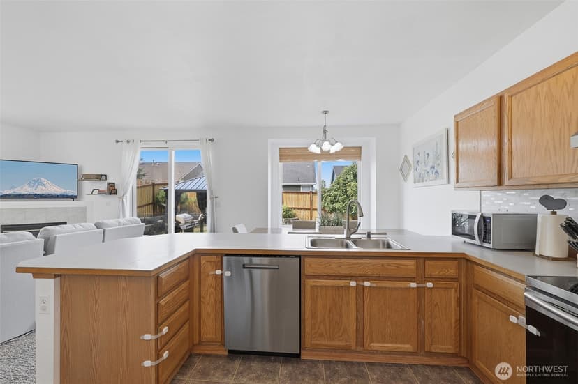 Property photo for 18512 98th Avenue E, Puyallup photo 6