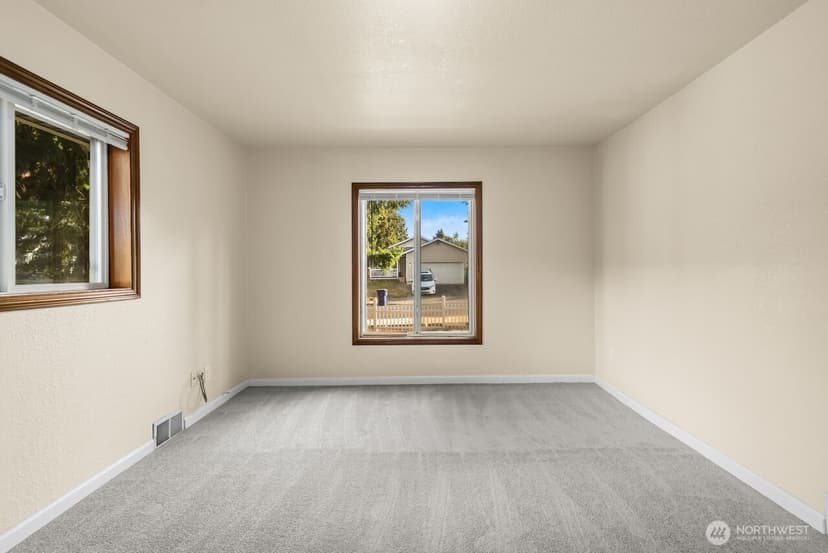 Property photo for 821 E 60th Street, Tacoma photo 24