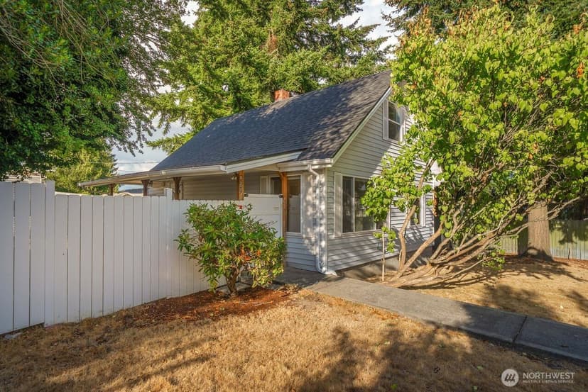 Property photo for 821 E 60th Street, Tacoma photo 6