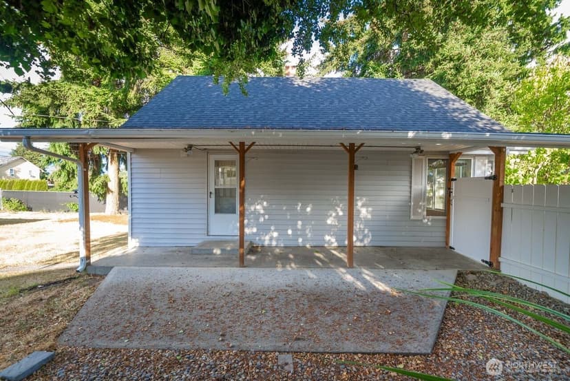 Property photo for 821 E 60th Street, Tacoma photo 5