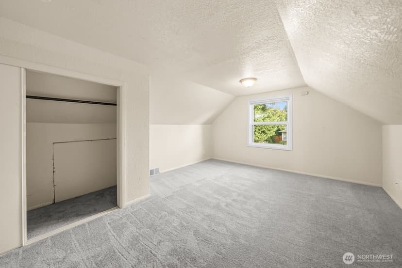 Property photo for 821 E 60th Street, Tacoma photo 9