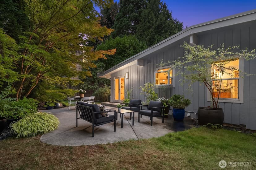 Property photo for 909 110th Avenue SE, Bellevue photo 33