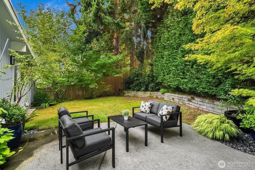 Property photo for 909 110th Avenue SE, Bellevue photo 29