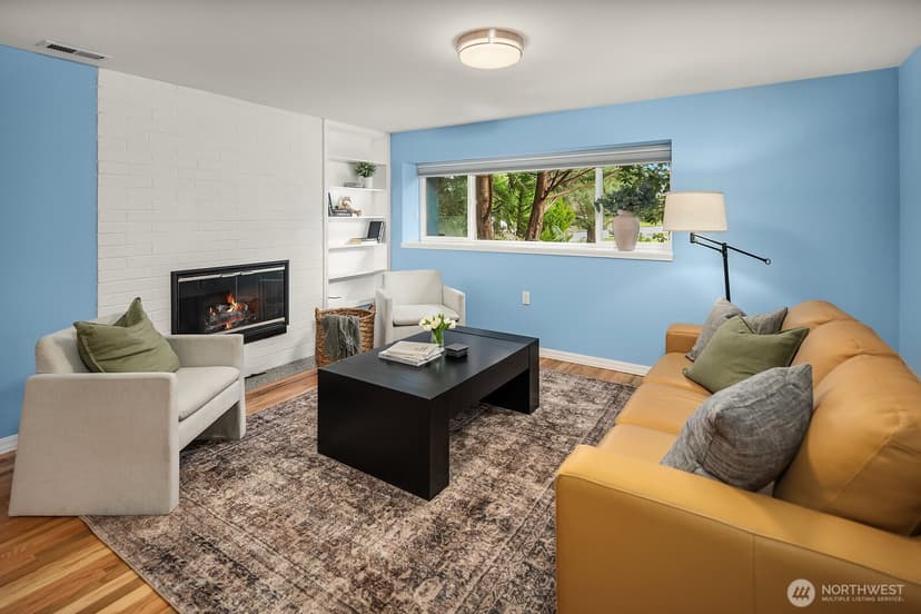 Property photo for 909 110th Avenue SE, Bellevue photo 18