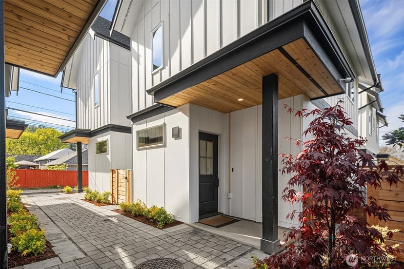 Property photo for 9004 5th Avenue S, Seattle photo 2