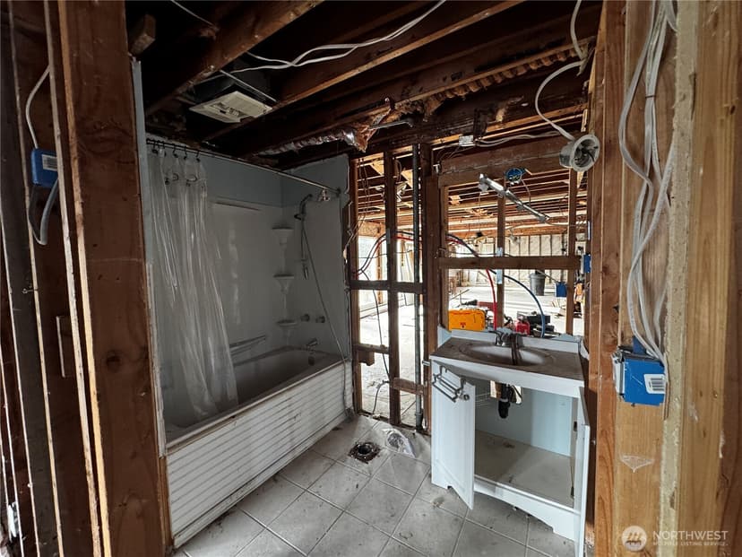 Property photo for 4525 127th Avenue E, Edgewood photo 10