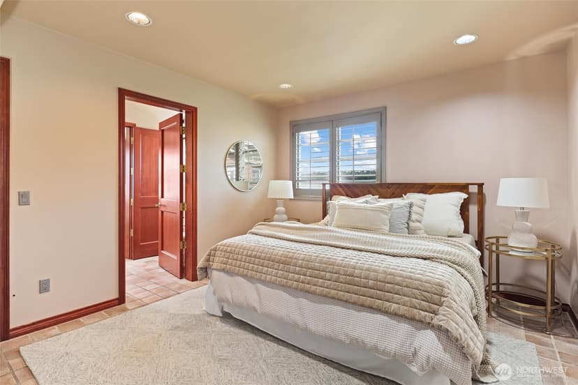 Property photo for 4701 NE Shore Place, Lake Forest Park photo 29