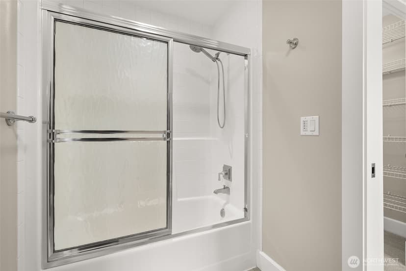 Property photo for 11621 Gravelly Lake Drive SW, Lakewood photo 30
