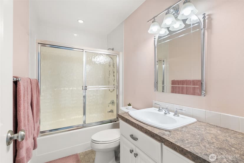 Property photo for 11621 Gravelly Lake Drive SW, Lakewood photo 24