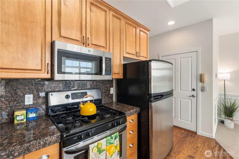 Property photo for 2433 NW 59th Street #301, Seattle photo 18