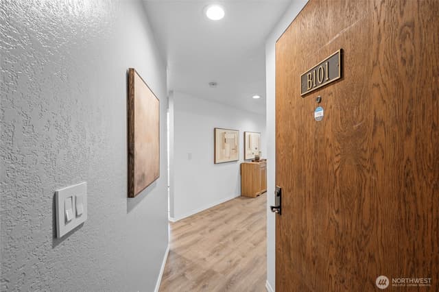 Property photo for 19528 Echo Lake Place N #B101, Shoreline photo 3