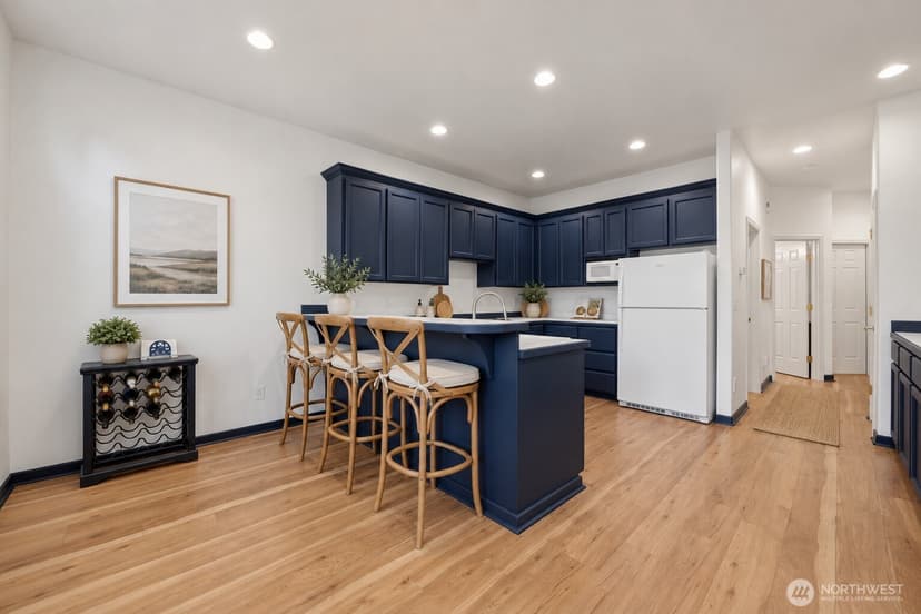 Property photo for 11627 E Oakmont Drive, Mukilteo photo 8