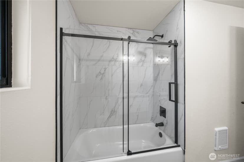 Property photo for 7601 64th Avenue W, Lakewood photo 19