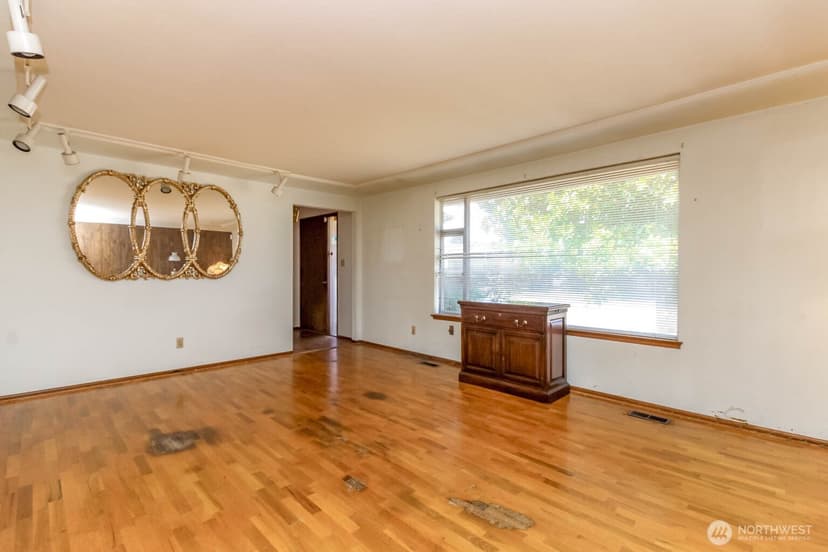 Property photo for 7043 Tacoma Avenue S, Tacoma photo 6