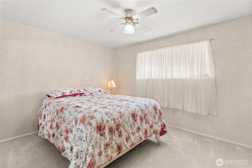 Property photo for 18521 36th Place NE, Lake Forest Park photo 14