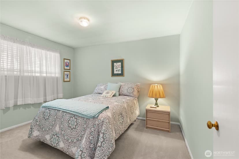 Property photo for 18521 36th Place NE, Lake Forest Park photo 12