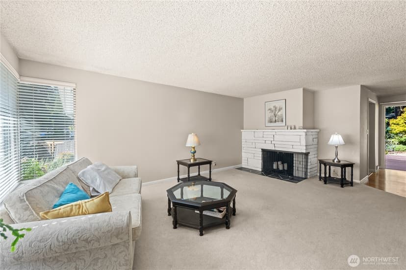 Property photo for 18521 36th Place NE, Lake Forest Park photo 4